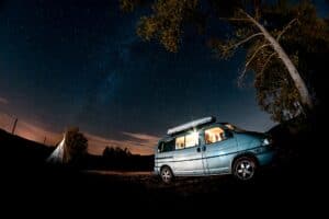 VanLife Camper VW Multivan Licht Markise Nachthimmel Sterne