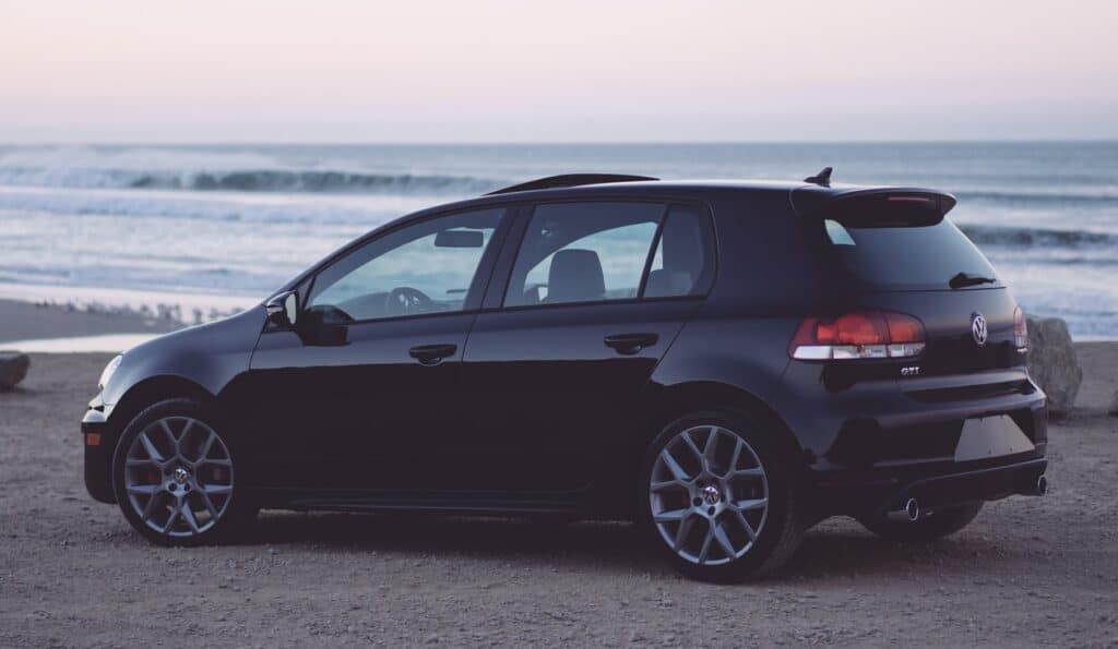 Schlafen im VW Golf Kompaktwagen Schlafen im VW Golf Kompaktwagen