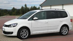 Schlafen im VW Touran Mini-Van